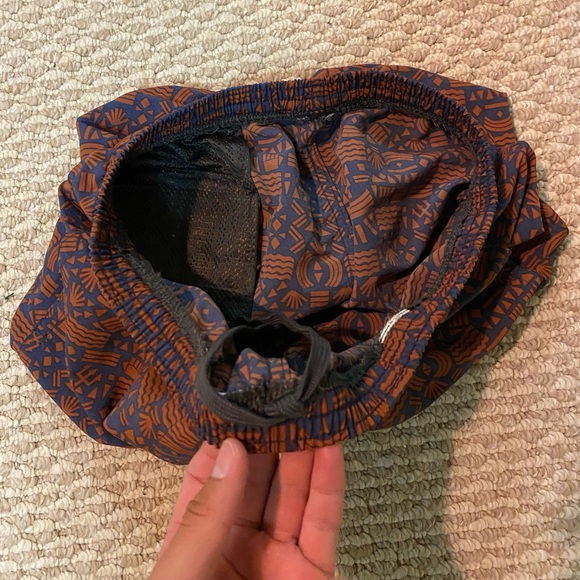 Men’s Patagonia Baggies — 7” inseam, Protected Peaks Stone pattern, M - Picture 5 of 6